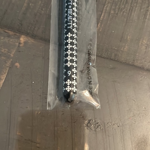 Love Craft Beauty Highlighter Makeup Brush #9 NEW In Package FULL Size‎ - Picture 3 of 3